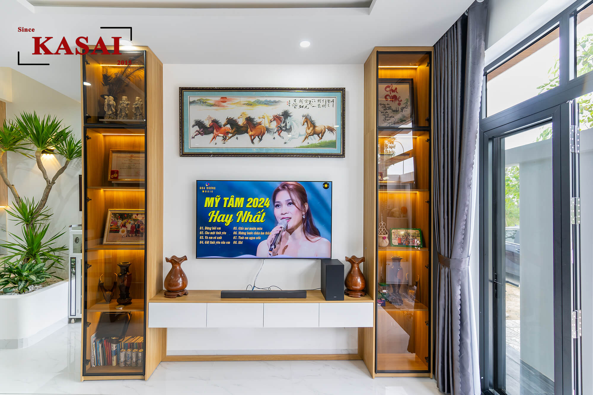 Tủ phòng khách nhà anh Tuấn