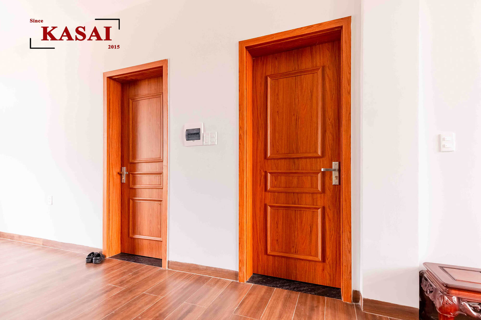 Cửa phòng nhà 2 tầng Đà Nẵng đẹp đón gió biển