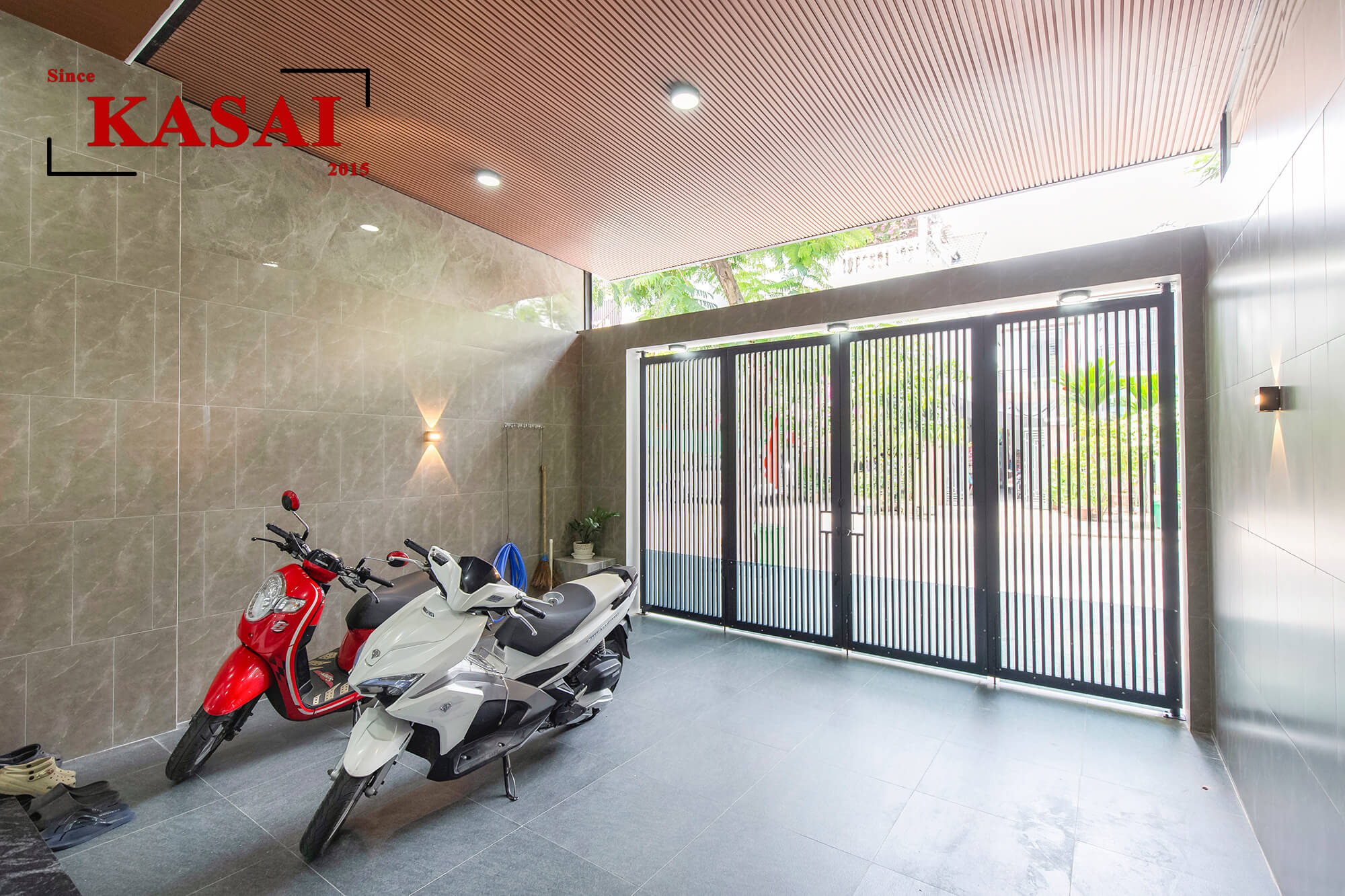 Sân trước nhà 3 tầng Thùy Dương
