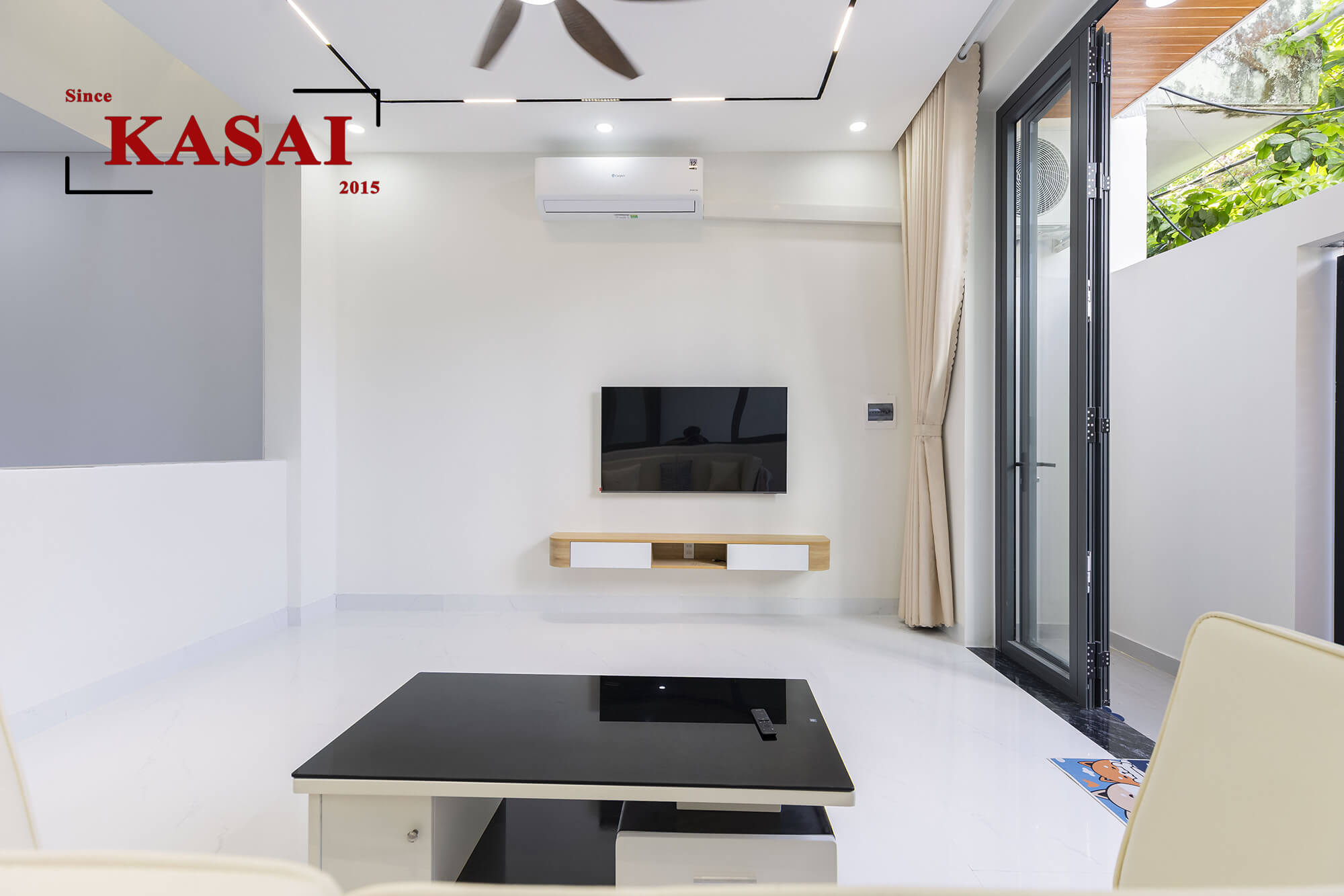 Phòng khách nhà 2 tầng hiện đại tại Đà Nẵng