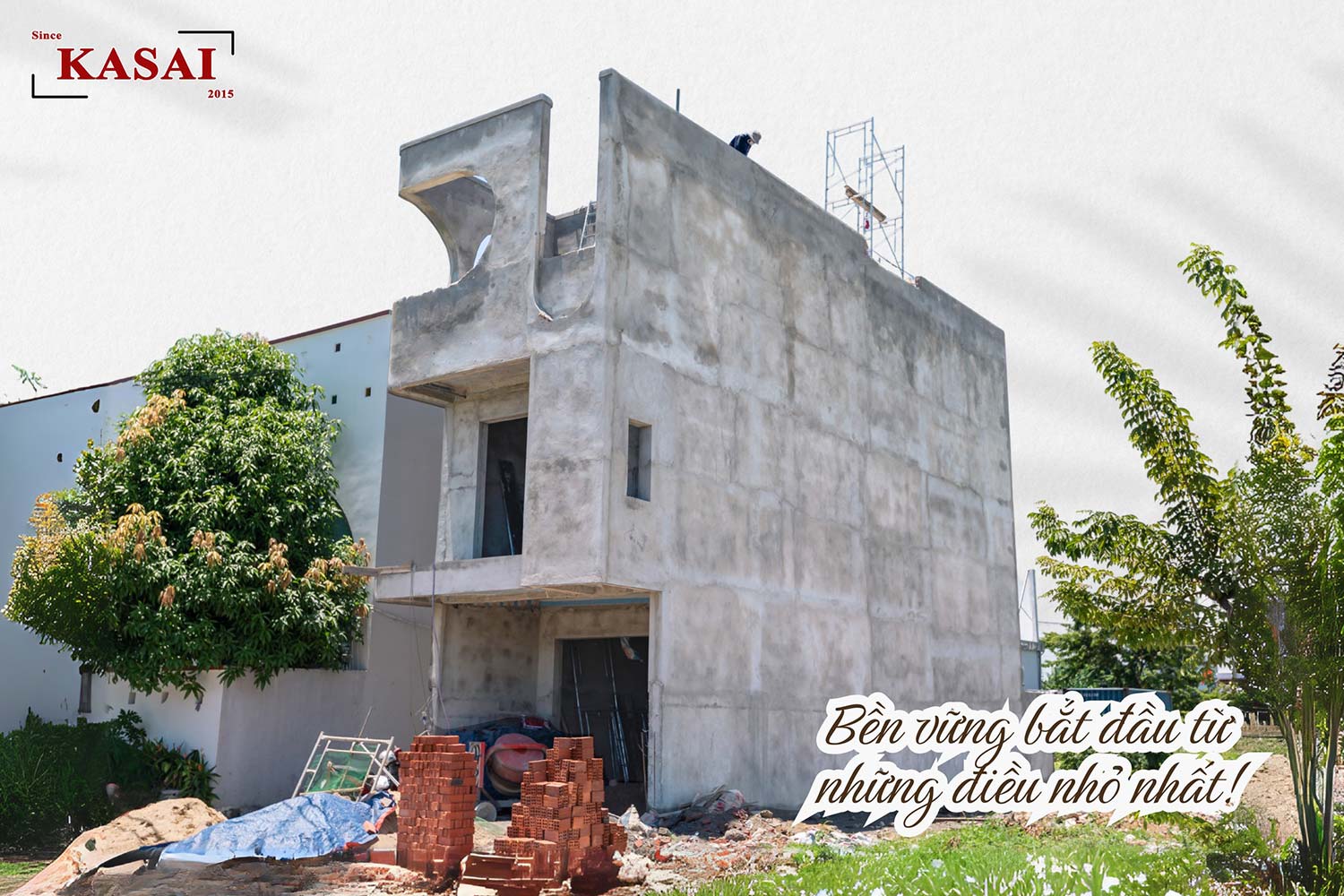 Bức tường hoàn thiện trước mùa mưa