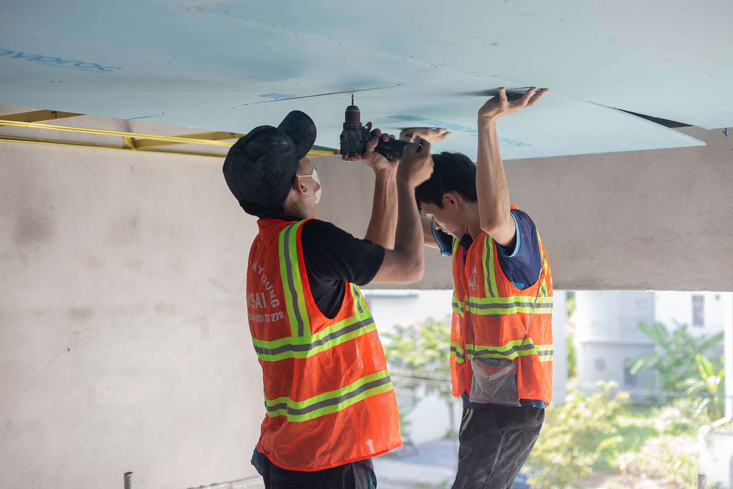 Thi công trần thạch cao Hưng's House