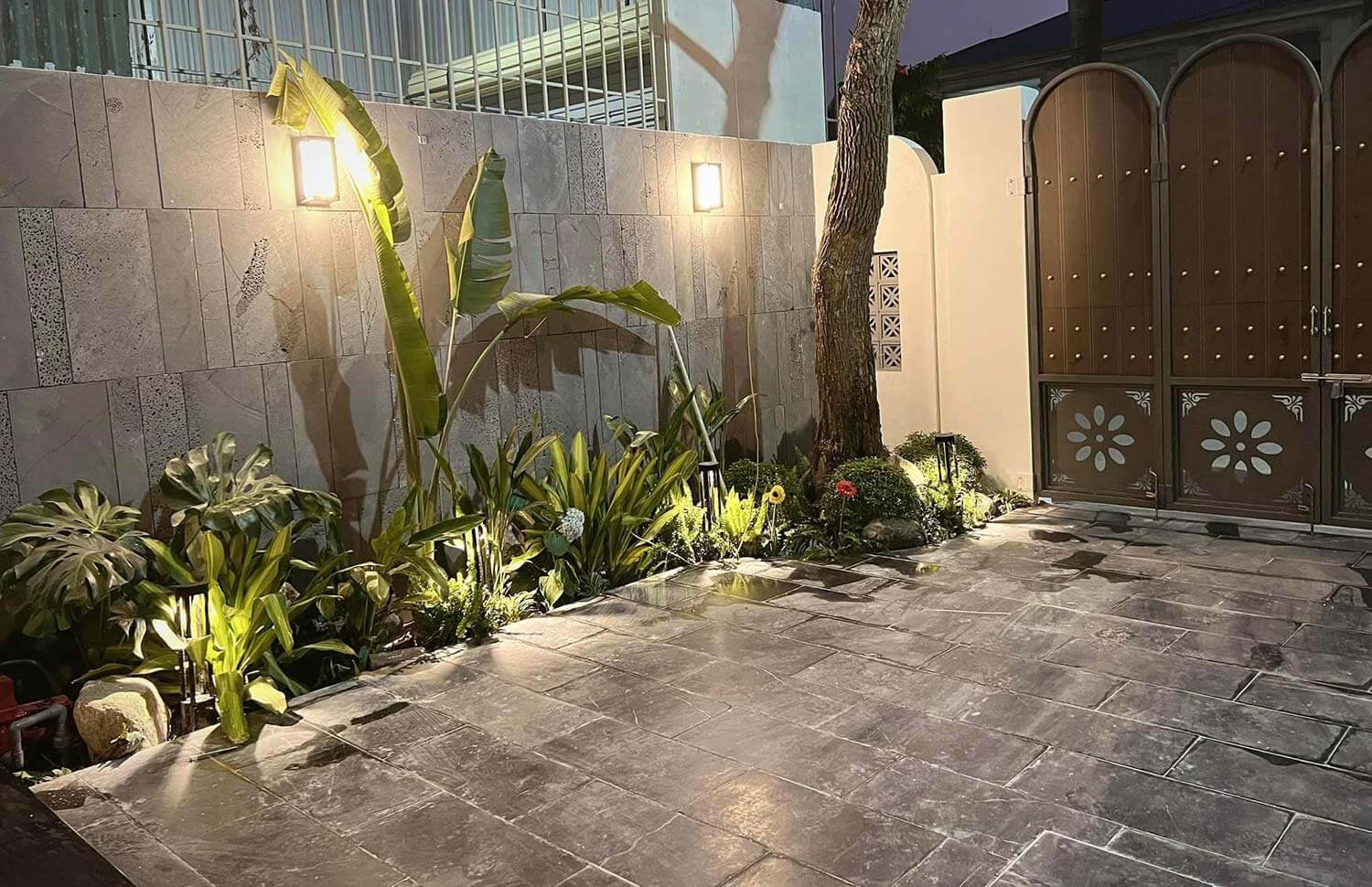 Sân vườn Quỳnh House