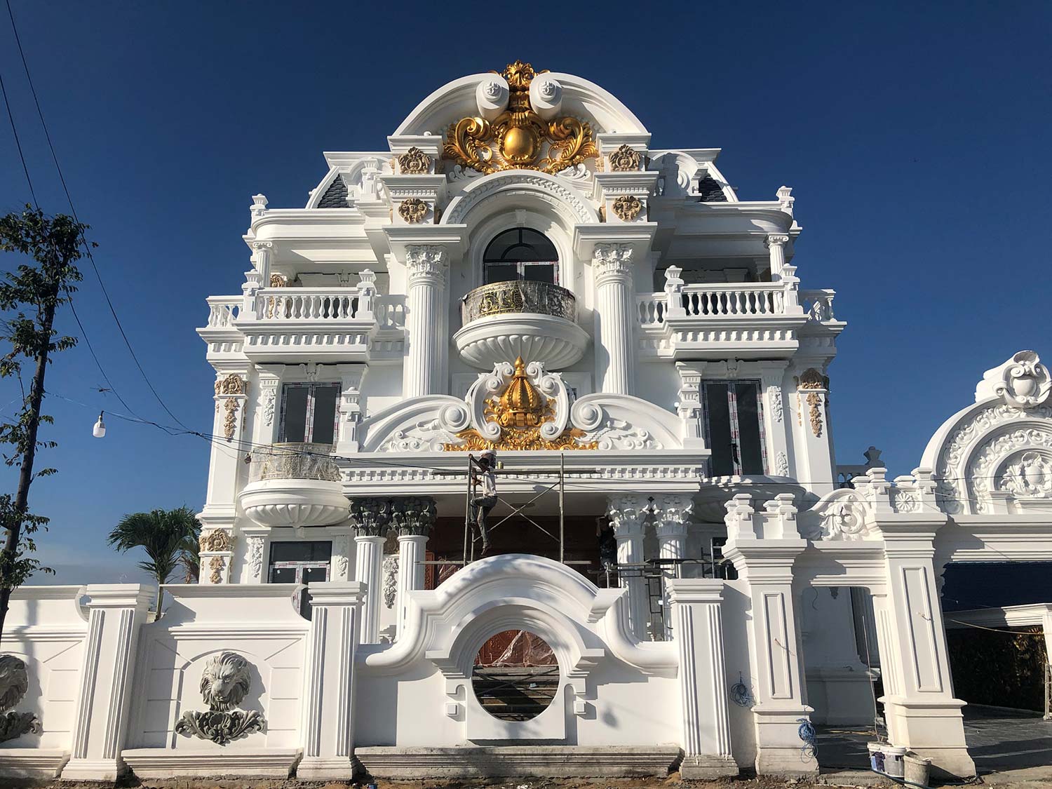 Thi công phào chỉ xi măng Thi công phào chỉ xi măng