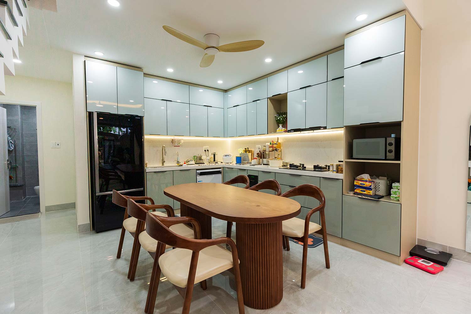 Phòng bếp tổ ấm hiện đại 3 tầng