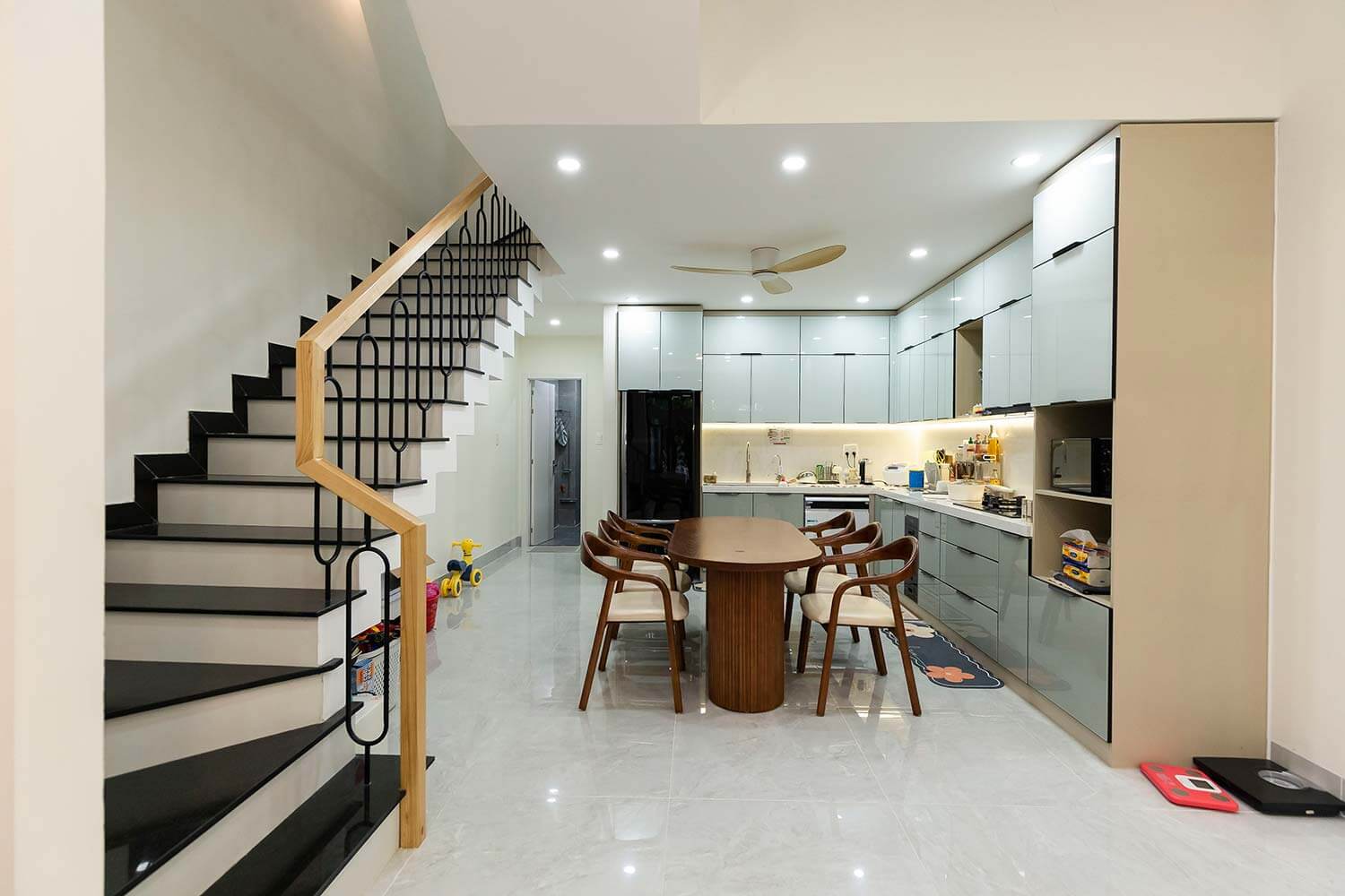 Phòng bếp tổ ấm hiện đại 3 tầng