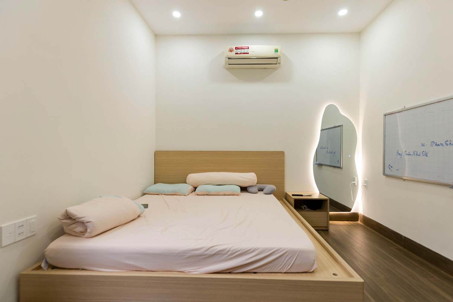 Phòng ngủ tổ ấm hiện đại 3 tầng