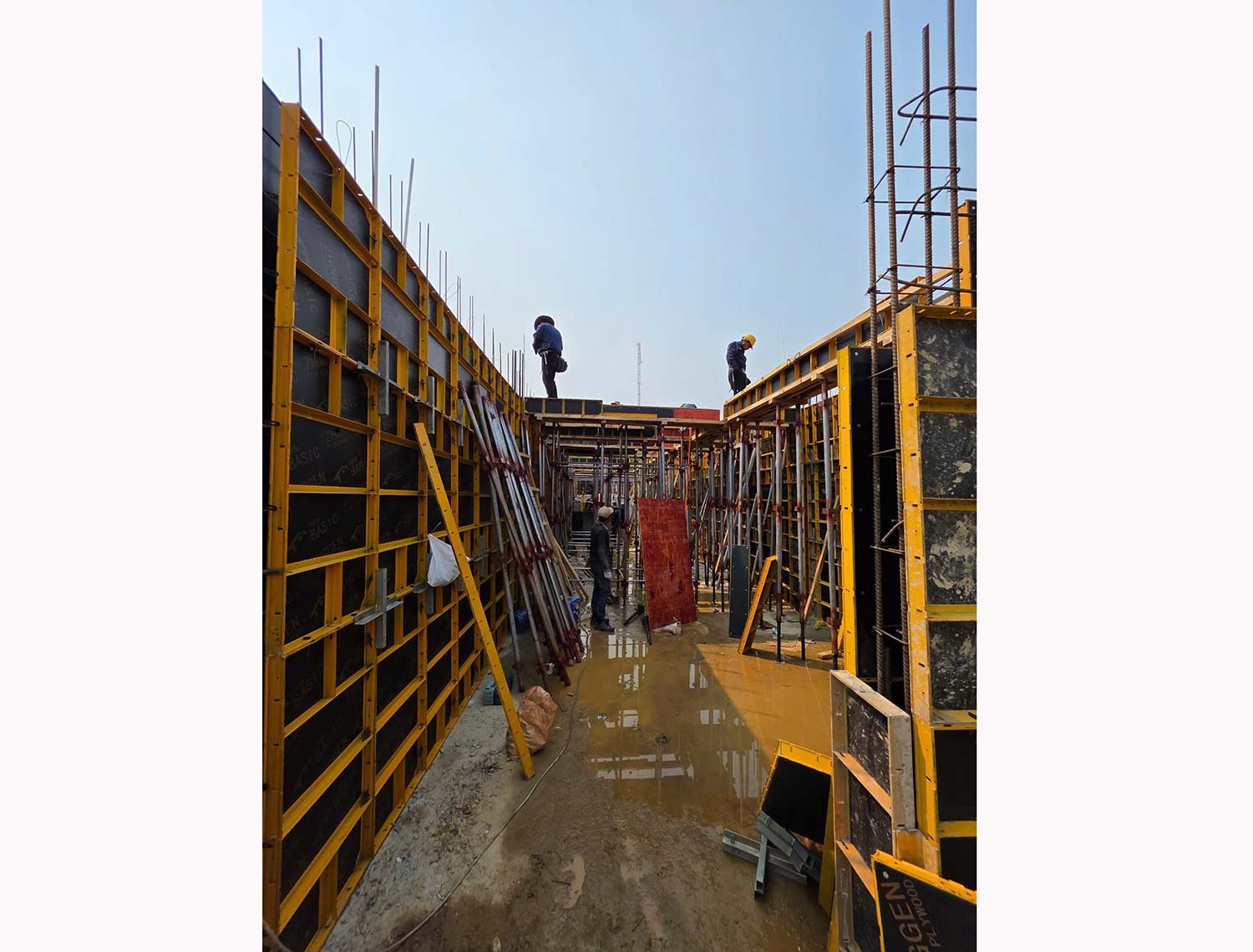 Thi công nhà bê tông nguyên khối